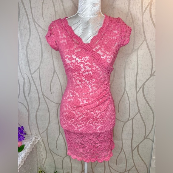 🌷 Vibrant Rose Red Pink Sheer Lace Dress 🌷 - Picture 3 of 10
